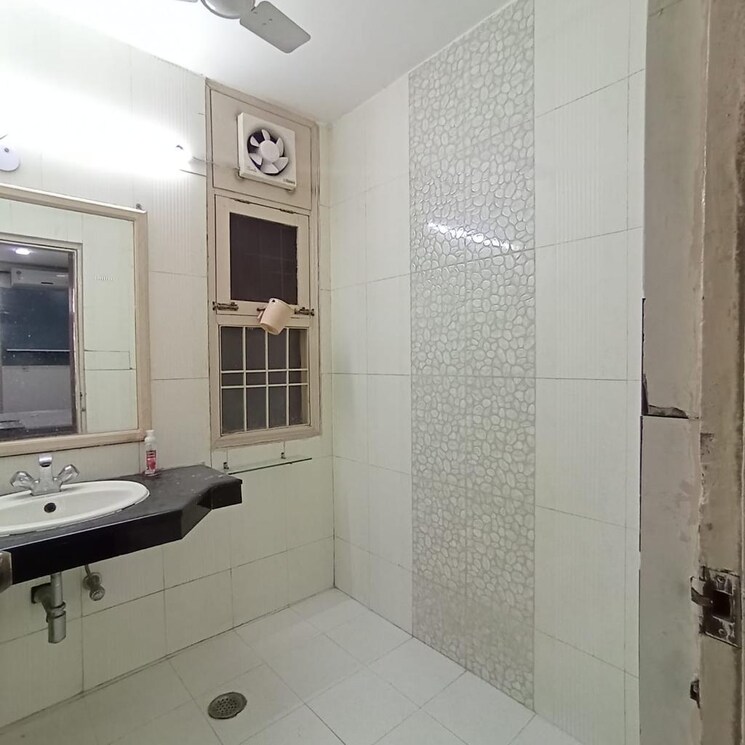 Bathroom, kohli-one-malibu-town 3 Bedroom 1800 Sq.Ft. Builder Floor In Sector 47 Gurgaon 9687610