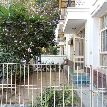 Balcony in 3 BHK Builder Floor at Kohli One Malibu Town, Sector 47 – for Rent