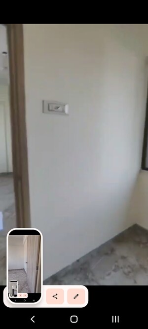 Room in 1 RK Apartment at Highland CHS, Pali Hill – for Rent