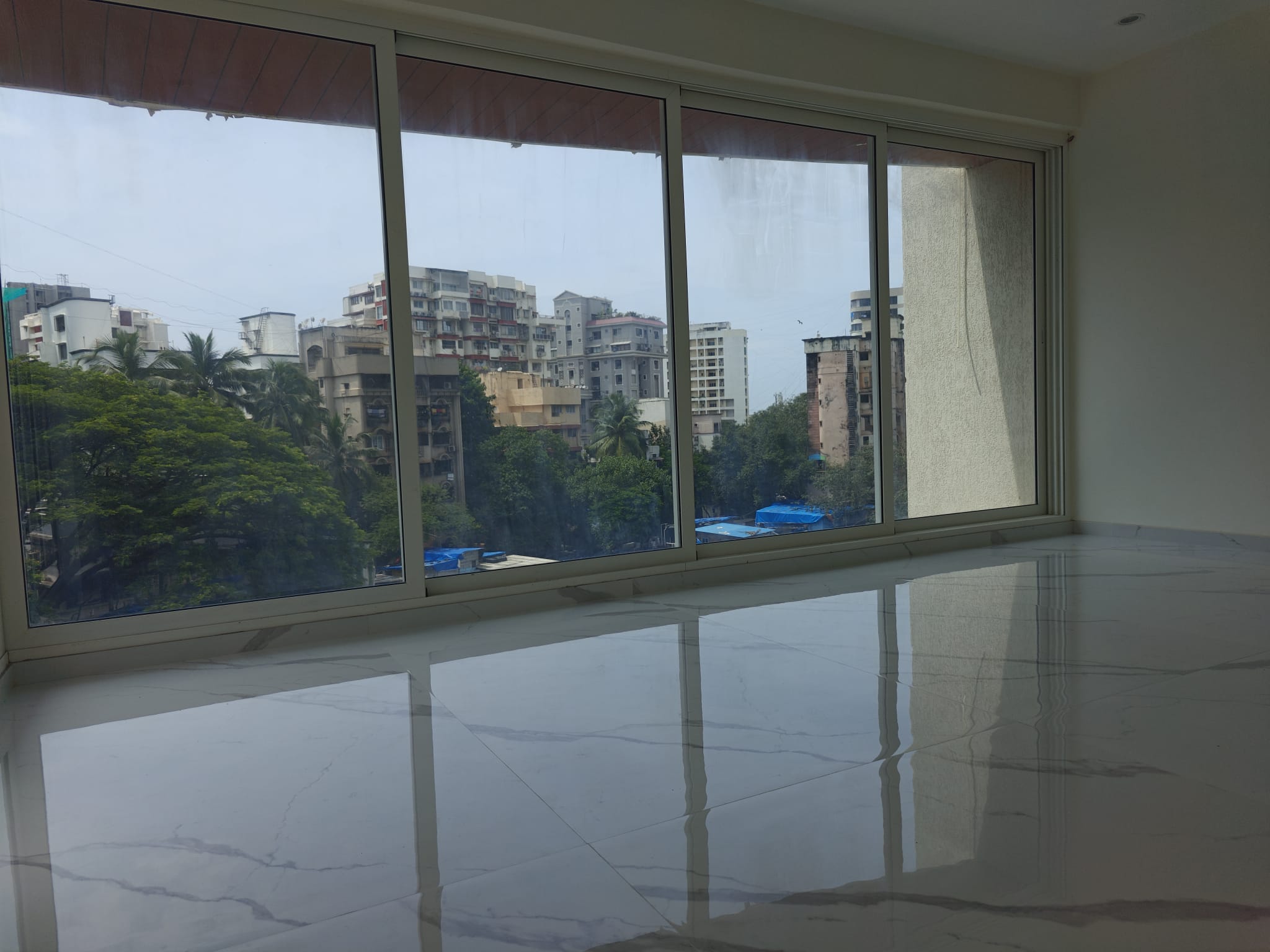 Room in 3 BHK Apartment at Joy Legend, Khar West – for Rent