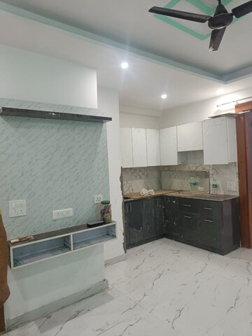 Kitchen in 2 BHK Builder Floor at Sector 49 – for Rent