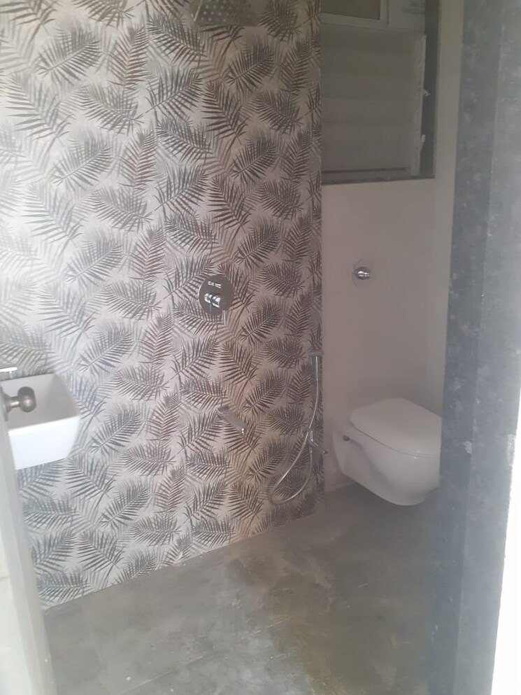 Bathroom, swapnlok-chs 2 Bedroom 850 Sq.Ft. Apartment In Malad East Mumbai 9687652