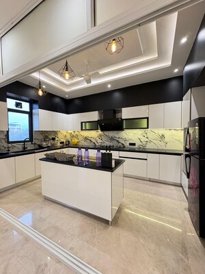 Kitchen in 4 BHK Builder Floor at Sector 43 – for Rent