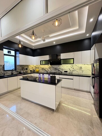 Kitchen in 4 BHK Builder Floor at Sector 43 – for Rent