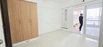 Room in 2 BHK Apartment at Majestique Towers East Phase 2, Kharadi – for Rent