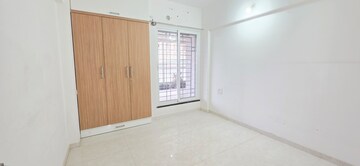Room in 2 BHK Apartment at Majestique Towers East Phase 2, Kharadi – for Rent