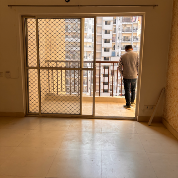 Room in 3 BHK Apartment at Aims Golf Avenue II, Sector 75 – for Rent