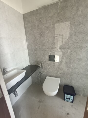 Team Area in 1 BHK Apartment at Omkar Signet, Malad East – for Rent