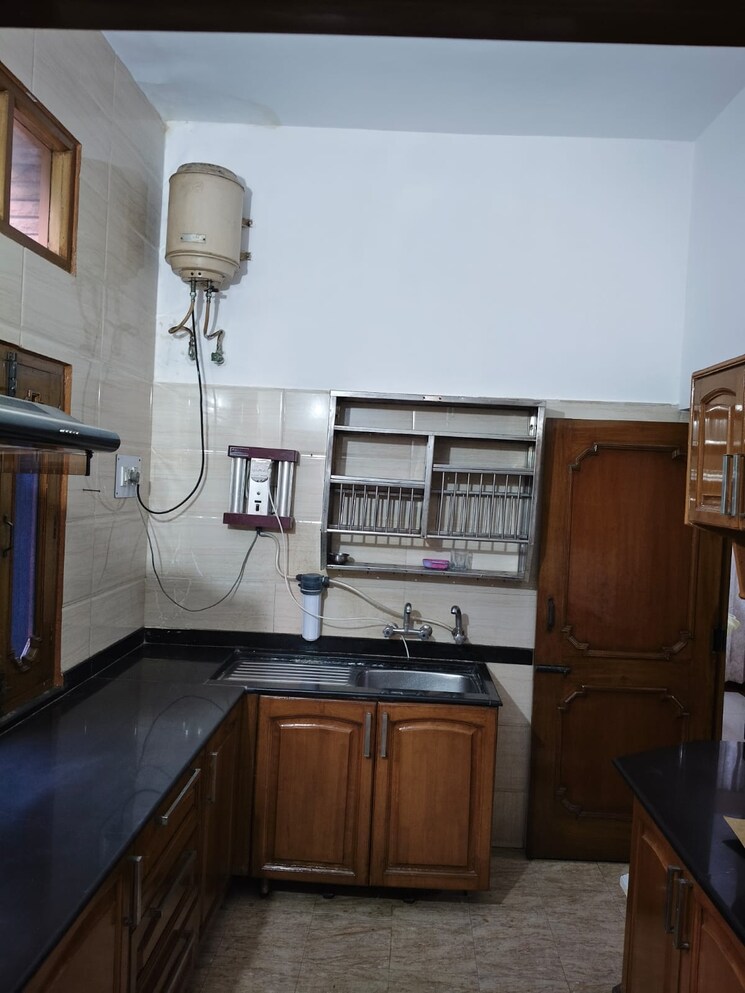 Kitchen, sector 23 3 Bedroom 500 Sq.Yd. Builder Floor In Sector 23 Chandigarh 9687698