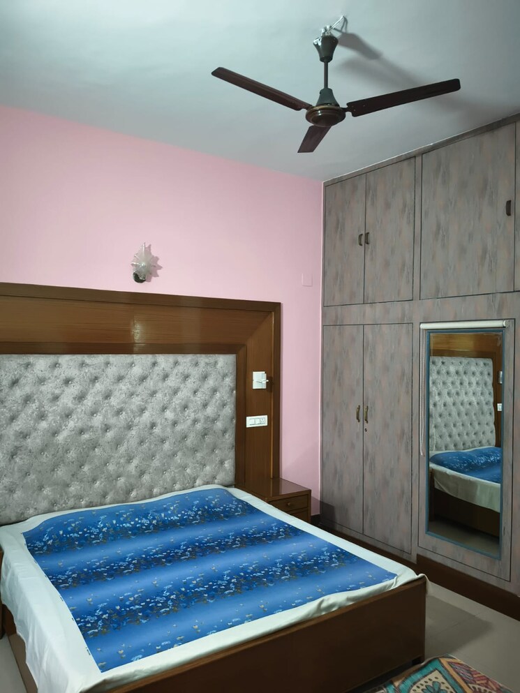 Bedroom, sector 23 3 Bedroom 500 Sq.Yd. Builder Floor In Sector 23 Chandigarh 9687698