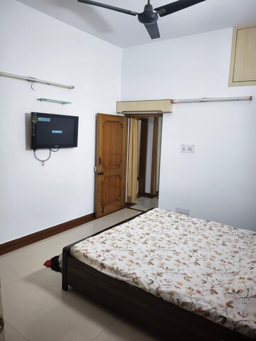 Bedroom in 3 BHK Builder Floor at Sector 23 – for Rent