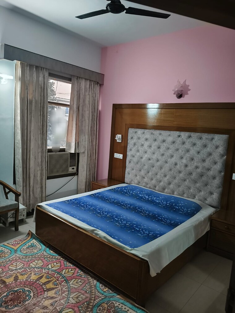 Bedroom, sector 23 3 Bedroom 500 Sq.Yd. Builder Floor In Sector 23 Chandigarh 9687698