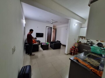 Team Area in 2 BHK Builder Floor at Sector 69 – for Rent