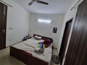Bedroom in 2 BHK Builder Floor at Sector 69 – for Rent