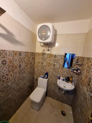 Furnished Amenities in 2 BHK Builder Floor at Sector 69 – for Rent