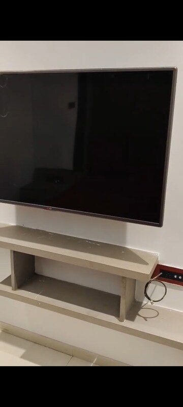 Furnished Amenities in 2 BHK Apartment at Kurla East – for Rent