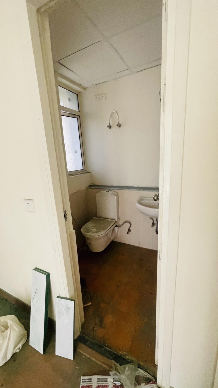 Bathroom, jaypee-greens-kosmos 2 Bedroom 1045 Sq.Ft. Apartment In Sector 134 Noida 9687715