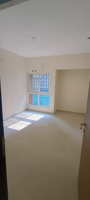 Room in 2 BHK Apartment at Dosti West County Phase 4 Dosti Pine, Balkum Pada – for Rent