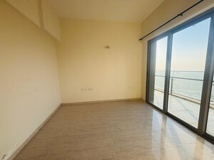 Room in 3 BHK Apartment at Sheth Auris Serenity Tower 3, Malad West – for Rent