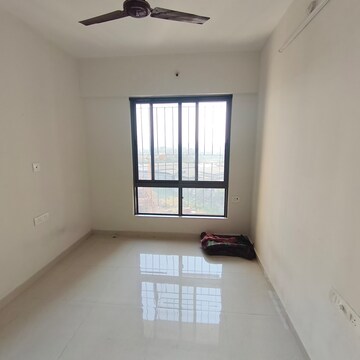 Room in 1 BHK Apartment at Dosti Greater Thane, Kalher – for Rent