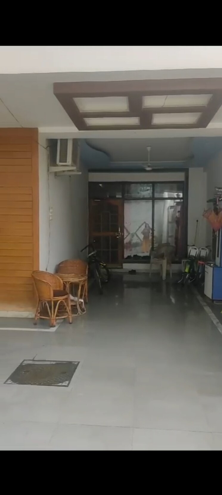 Living Room, gomti nagar 5 Bedroom 2400 Sq.Ft. Villa In Gomti Nagar Lucknow 9687757