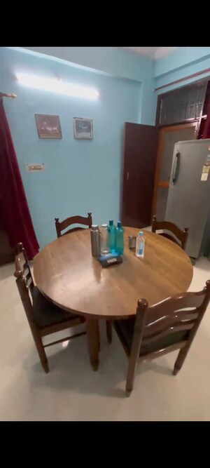 Team Area in 2 BHK Apartment at Silver Line H Block, Chinhat – for Rent