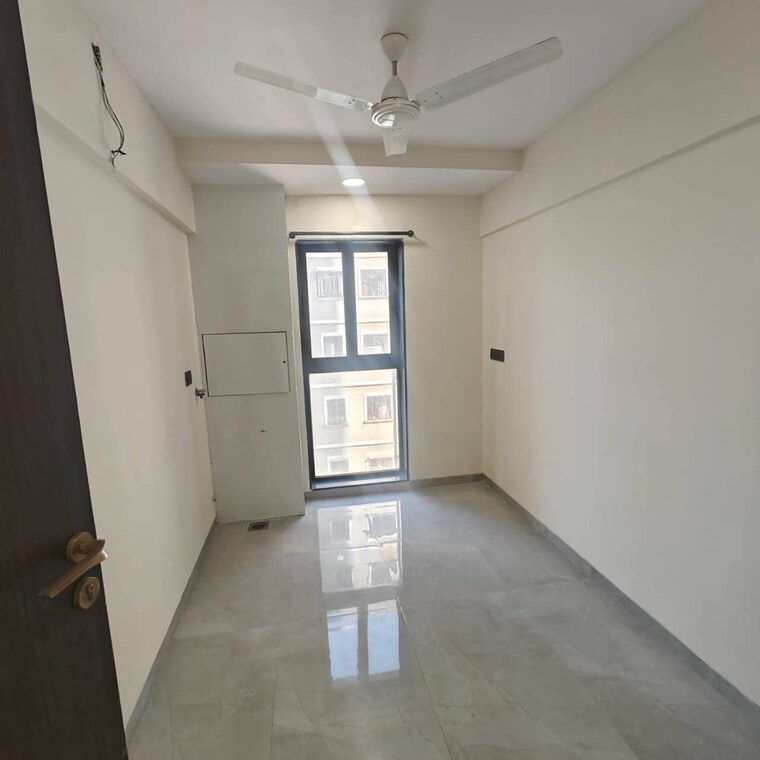 Room, paradigm-el-signora 1.5 Bedroom 573 Sq.Ft. Apartment In Jogeshwari West Mumbai 9687769