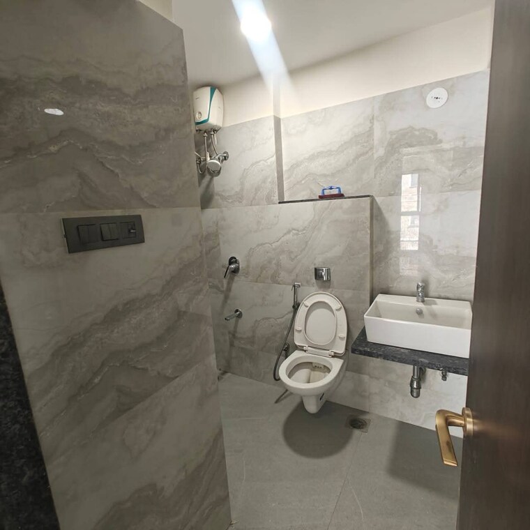 Bathroom, paradigm-el-signora 1.5 Bedroom 573 Sq.Ft. Apartment In Jogeshwari West Mumbai 9687769