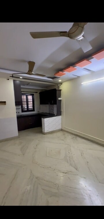 Room in 2 BHK Builder Floor at Mahavir Enclave – for Sale