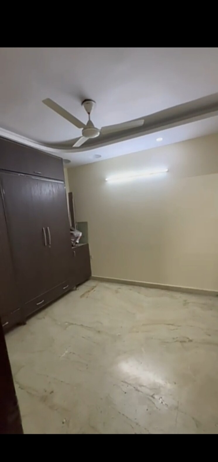 Room, mahavir enclave 2 Bedroom 720 Sq.Ft. Builder Floor In Mahavir Enclave Delhi 9687771