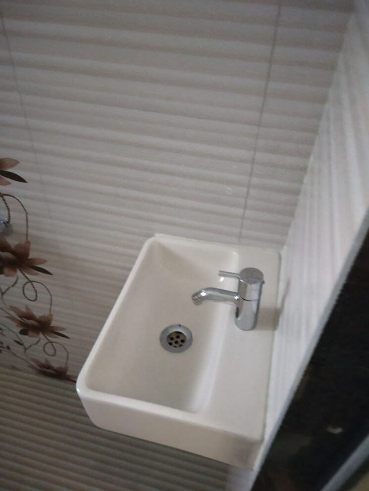 Bathroom, fiesta-chs 2.5 Bedroom 1404 Sq.Ft. Apartment In Mulund West Mumbai 9687776