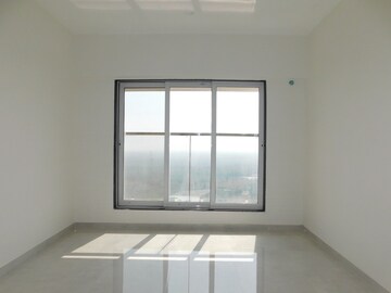 Room in 2 BHK Apartment at Marathon Monte Vista, Mulund West – for Rent