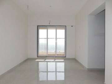 Room in 2 BHK Apartment at Marathon Monte Vista, Mulund West – for Rent