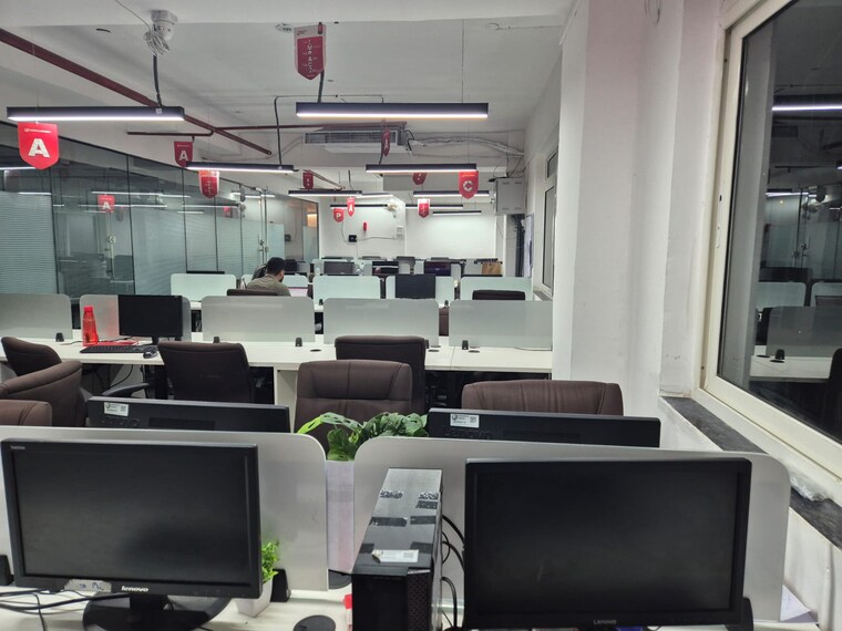 Team Area, sector 2 Commercial Office Space 2000 Sq.Ft. In Sector 2 Noida 9687783