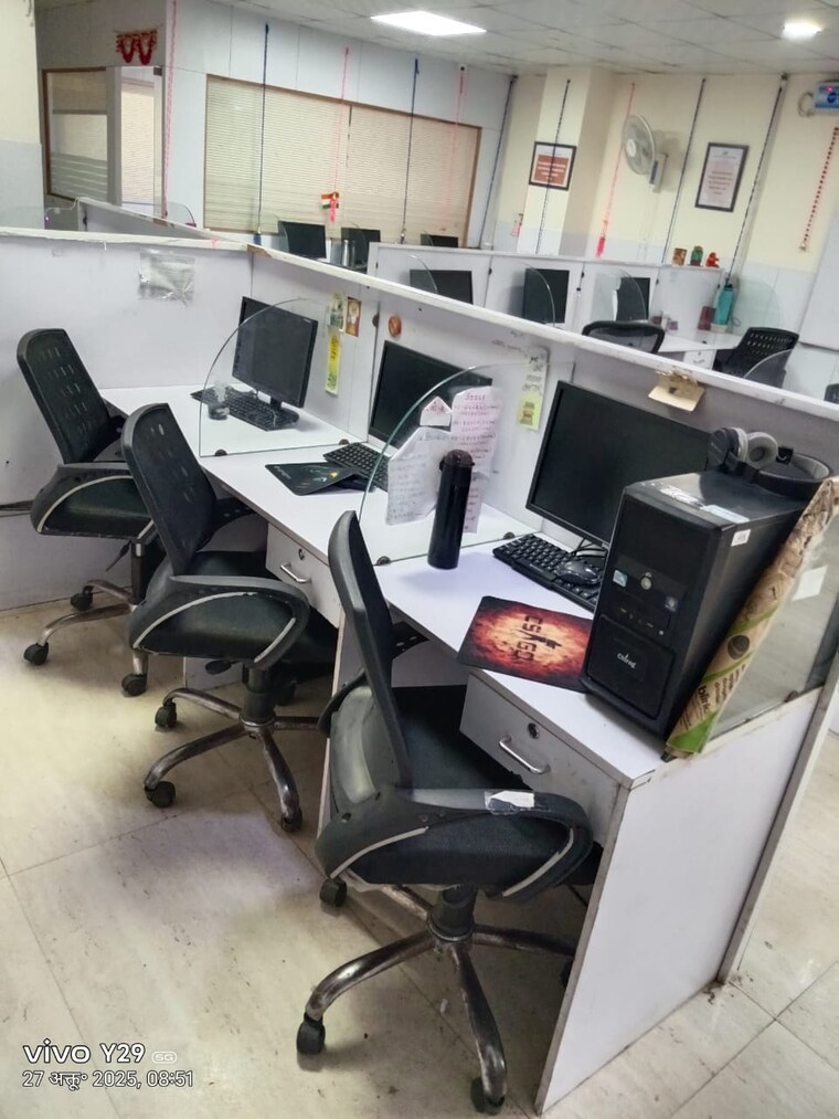 Team Area, sector 3 Commercial Office Space 1500 Sq.Ft. In Sector 3 Noida 9687787
