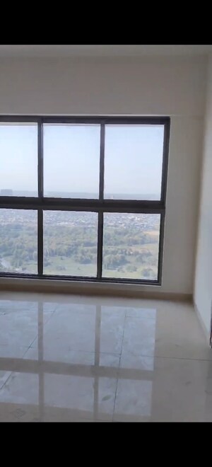 Room in 3 BHK Apartment at Rajesh Raj Infinia, Malad West – for Rent
