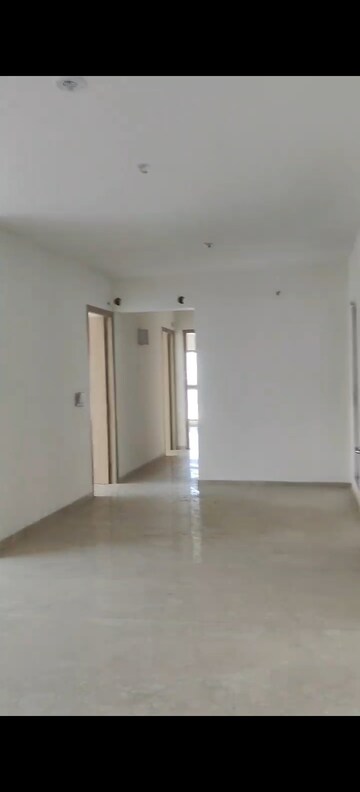 Room in 3 BHK Apartment at Rajesh Raj Infinia, Malad West – for Rent