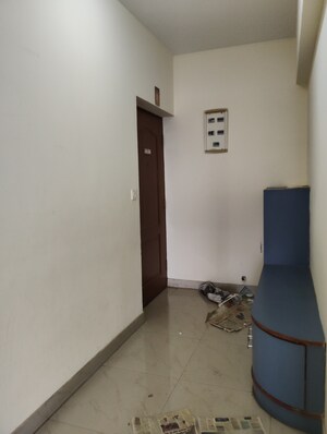 Room in 3 BHK Apartment at Nagarjuna Green Ridge, Hsr Layout – for Rent