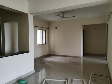 Room in 3 BHK Apartment at Nagarjuna Green Ridge, Hsr Layout – for Rent