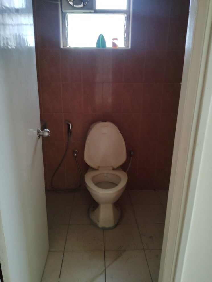 Bathroom, nagarjuna-green-ridge 3 Bedroom 1690 Sq.Ft. Apartment In Hsr Layout Bangalore 9687797