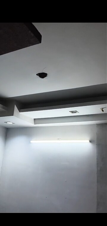 Furnished Amenities in 3 BHK Builder Floor at Mahavir Enclave – for Sale