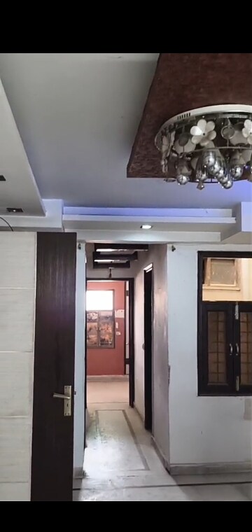 Building Lobby in 3 BHK Builder Floor at Mahavir Enclave – for Sale