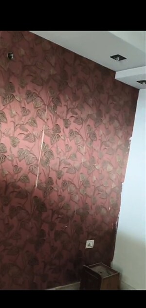 Room in 3 BHK Builder Floor at Mahavir Enclave – for Sale