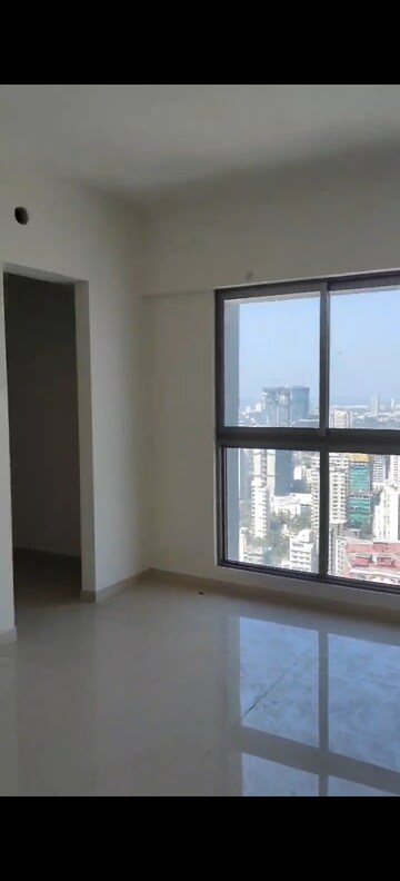 Room in 2 BHK Apartment at Rajesh Raj Infinia, Malad West – for Rent