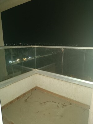 Furnished Amenities in 2 BHK Apartment at VTP Cygnus, Kharadi – for Rent