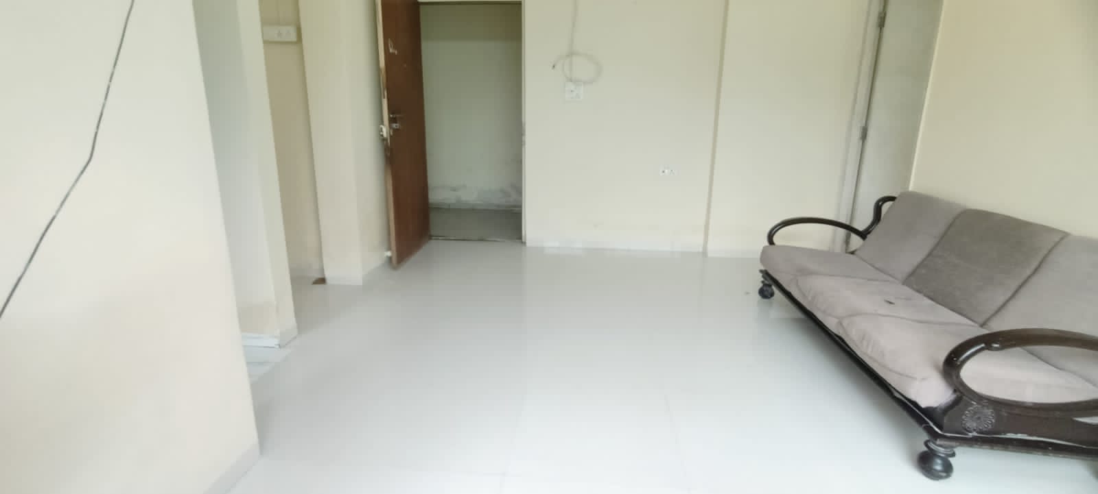 2 BHK Apartment For Rent in Royal Palms