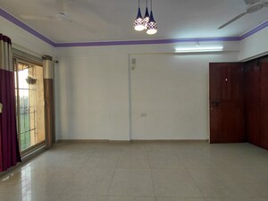 Room in 2 BHK Apartment at Bhoomi Classic, Malad West – for Rent