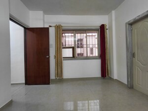 Room in 2 BHK Apartment at Bhoomi Classic, Malad West – for Rent