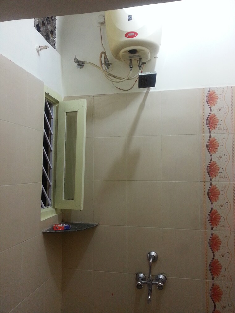 Bathroom, rt nagar 1 Bedroom 648 Sq.Ft. Independent House In Rt Nagar Bangalore 9687855