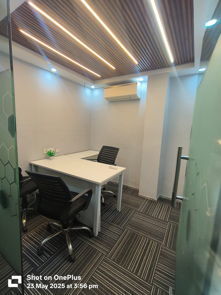 Team Area, sector 18 Commercial Office Space 2500 Sq.Ft. In Sector 18 Gurgaon 9687875